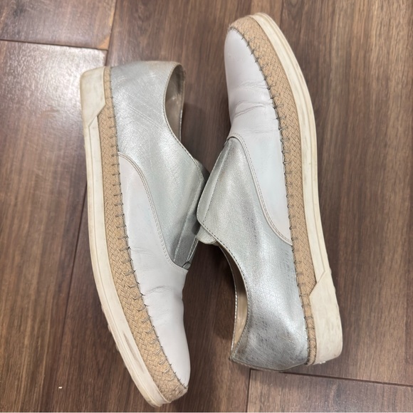 Tod's Women's Cream Leather Loafers size 10 - Picture 2 of 5